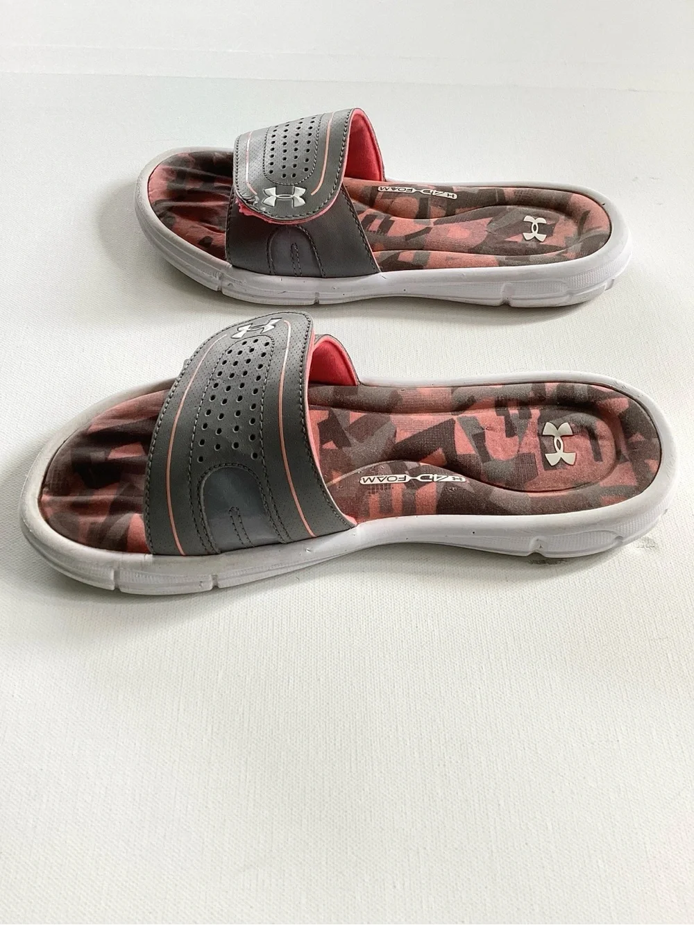 Under Armour sporty slide